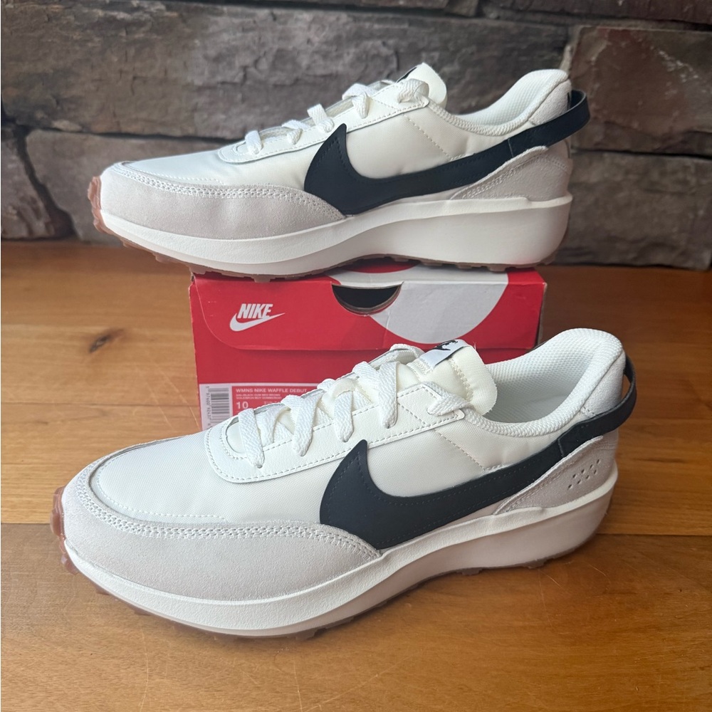 NIB/New Nike Waffle Debut 8.5M/10W - Picture 2 of 5